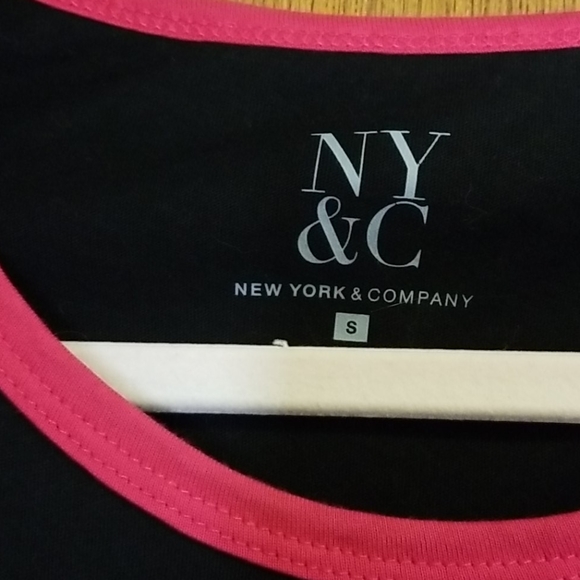 NWT BLACK T WITH RED ACCENTS.  SZ S - Picture 2 of 5